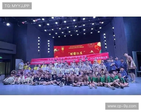 全民热情齐聚鹤城凝心聚力助阵怀化足球共谱城市荣耀新篇章