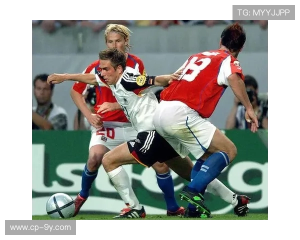 围绕刘倩足球水平深度解析其竞技表现与未来成长潜力探讨空间展望