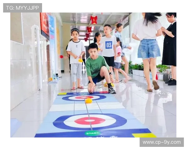 小黄鸭足球互动玩具趣味大挑战，带给孩子们无限欢乐与运动乐趣